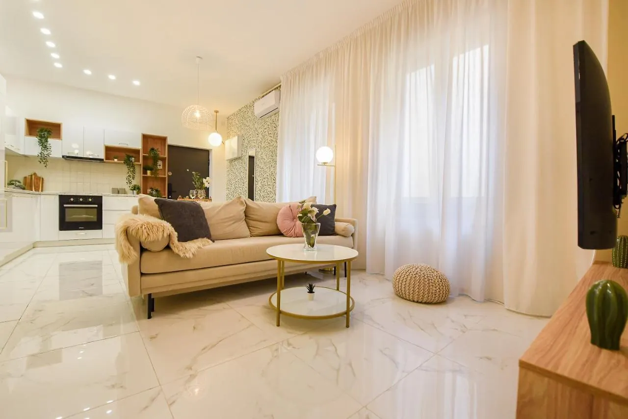 Central Apartments Near Cismigiu - Where Style Meets City Convenience ブカレスト