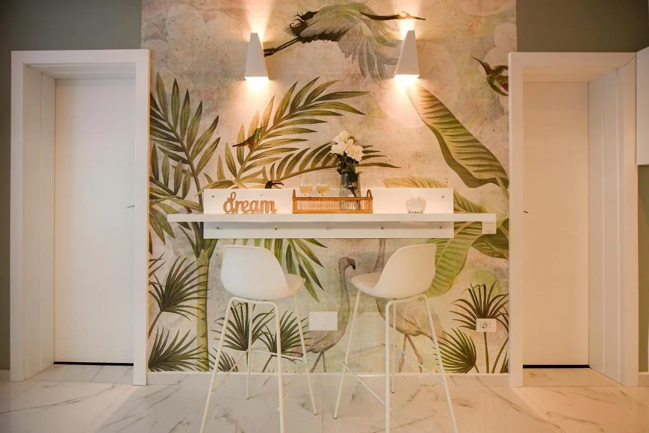 Central Apartments Near Cismigiu - Where Style Meets City Convenience ブカレスト