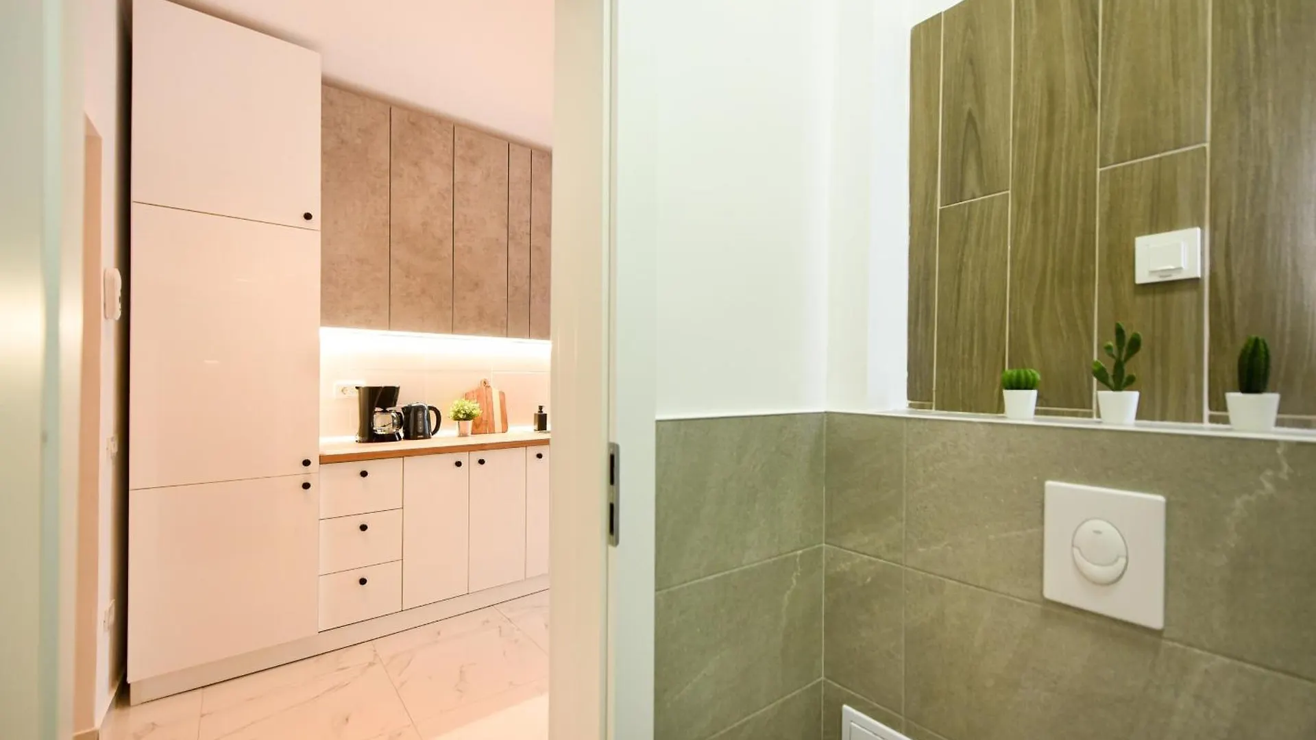 Central Apartments Near Cismigiu - Where Style Meets City Convenience ブカレスト ルーマニア
