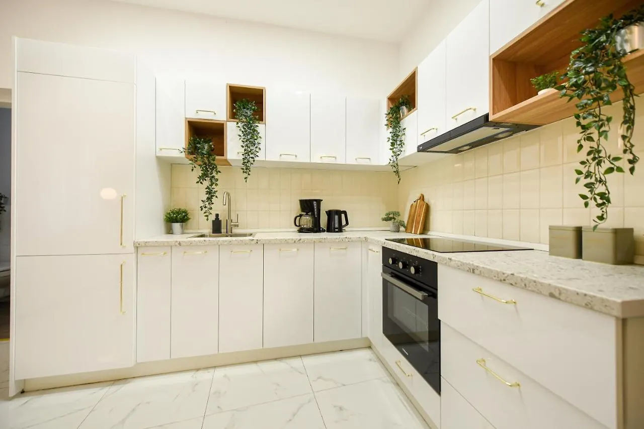 Central Apartments Near Cismigiu - Where Style Meets City Convenience Bucareste