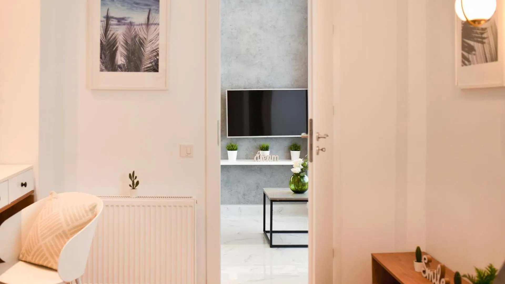 Central Apartments Near Cismigiu - Where Style Meets City Convenience Bucareste